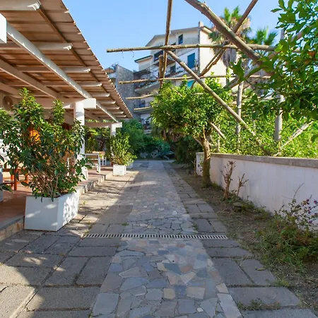 Luxury In Con Terrazzo Privato