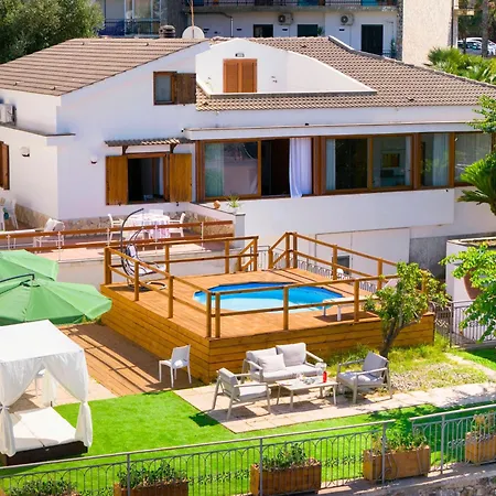Luxury In Con Terrazzo Privato Pensjonat