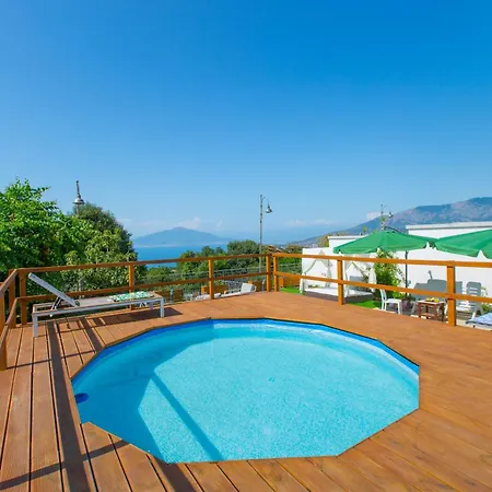 Guest house Luxury In Con Terrazzo Privato 3*