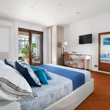 Luxury In Con Terrazzo Privato 3*